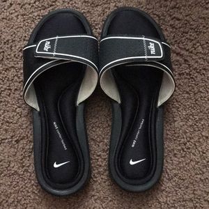 Nike slides